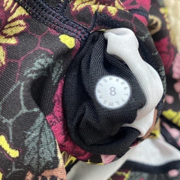 LULULEMON Like New Wunder Under Leggings 27” in Fluorolace Multi Size 8 Luxtreme - Picture 10 of 10